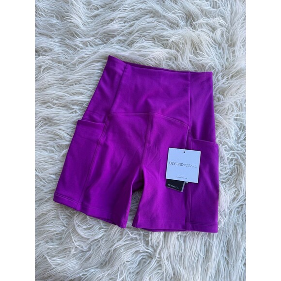 Beyond Yoga Powerbeyond Strive Biker Short Violet Berry Size XS - Picture 3 of 10